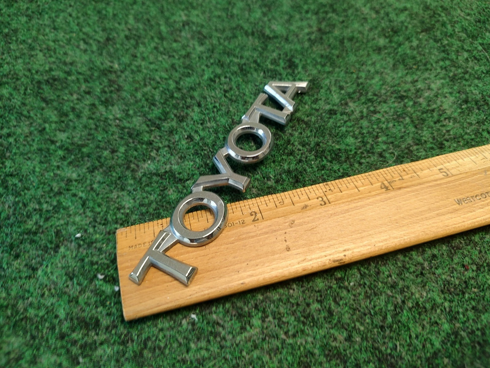 Toyota OEM Rear Emblem Badge Logo Nameplate Name 75447-33040 3S8