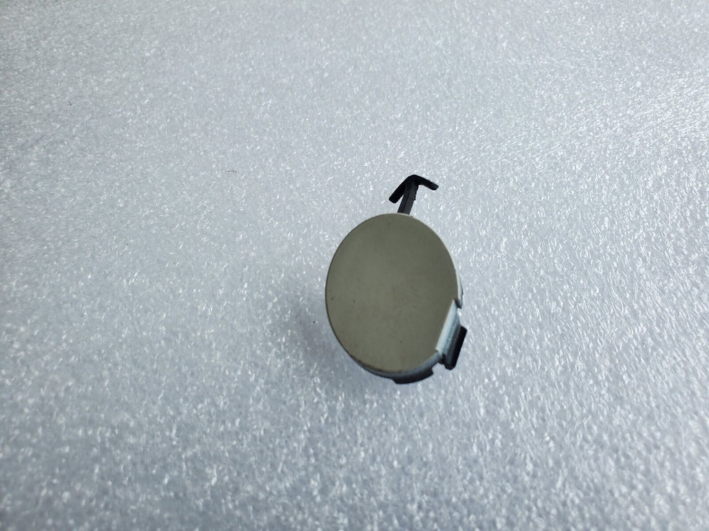 2012 2013 2014 TOYOTA CAMRY TOW HOOK CAP COVER RIGHT OEM 52163-06040 White 1L7
