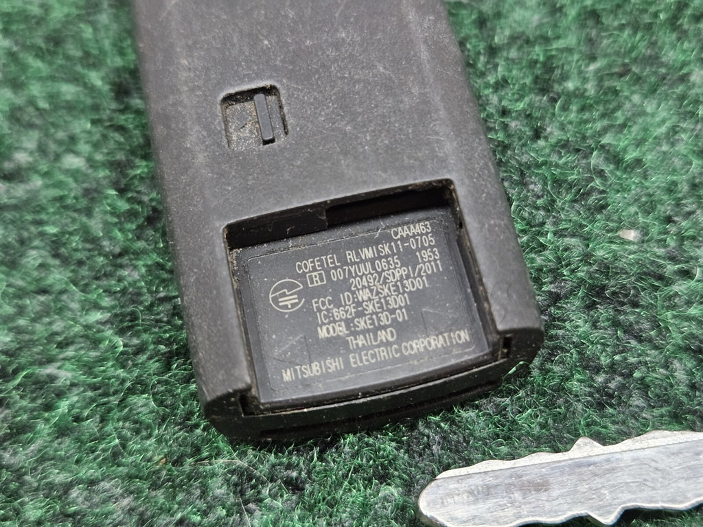 Mazda Keyless Entry Remote Fob KEYFOB OEM WAZSKE13D01 4 buttons Used  GL3
