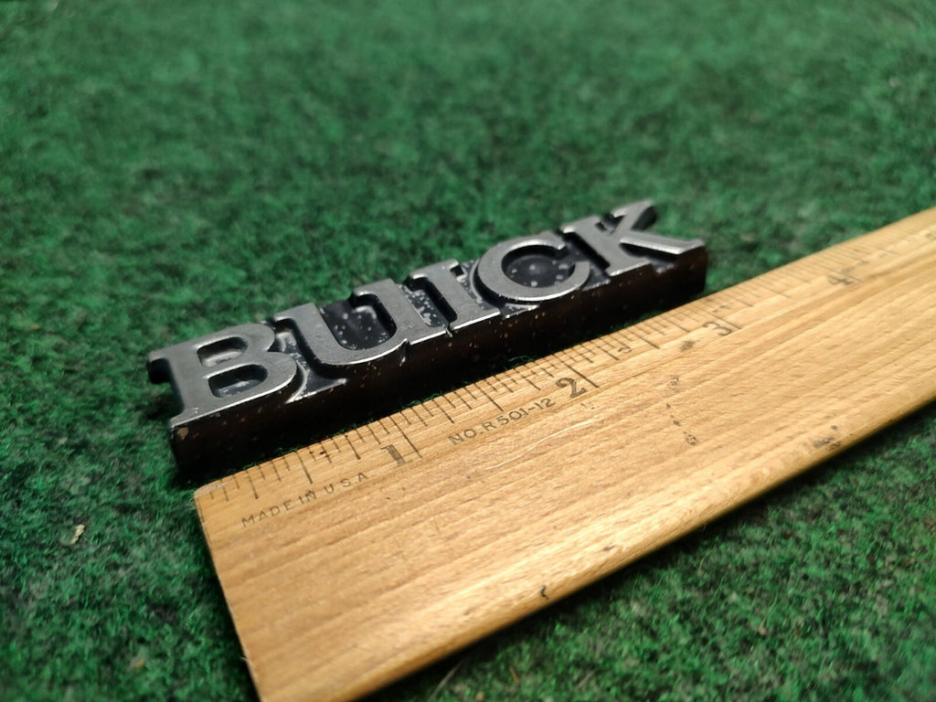 2003 2004 BUICK PARK AVENUE FRONT GRILLE EMBLEM BADGE SYMBOL 02 03 USED OEM 4S4