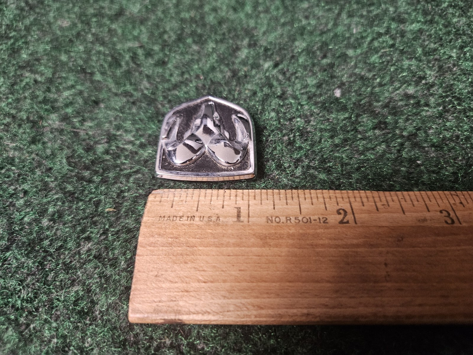 DODGE STEERING WHEEL EMBLEM RAM 1500 2500 CHARGER OEM DURANGO CARAVAN 3L2