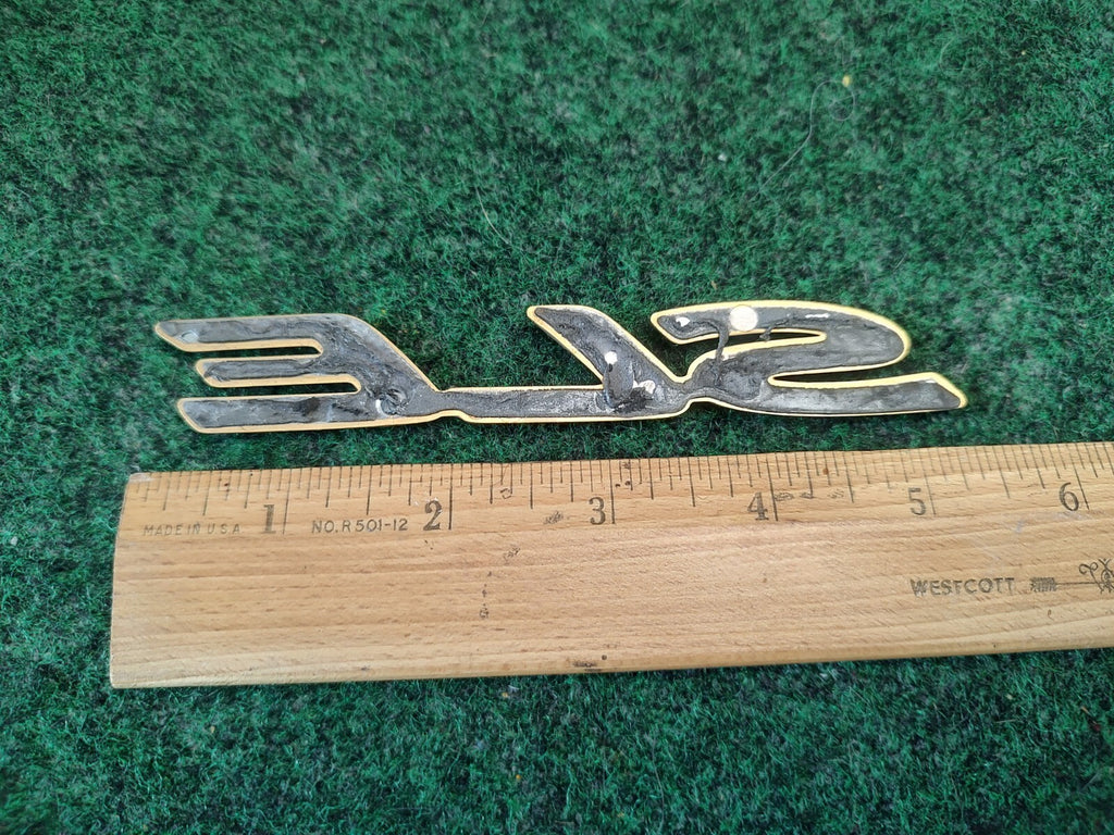 TOYOTA SOLARA SLE REAR LID Gold EMBLEM LOGO BADGE SIGN  SYMBOL 3S9