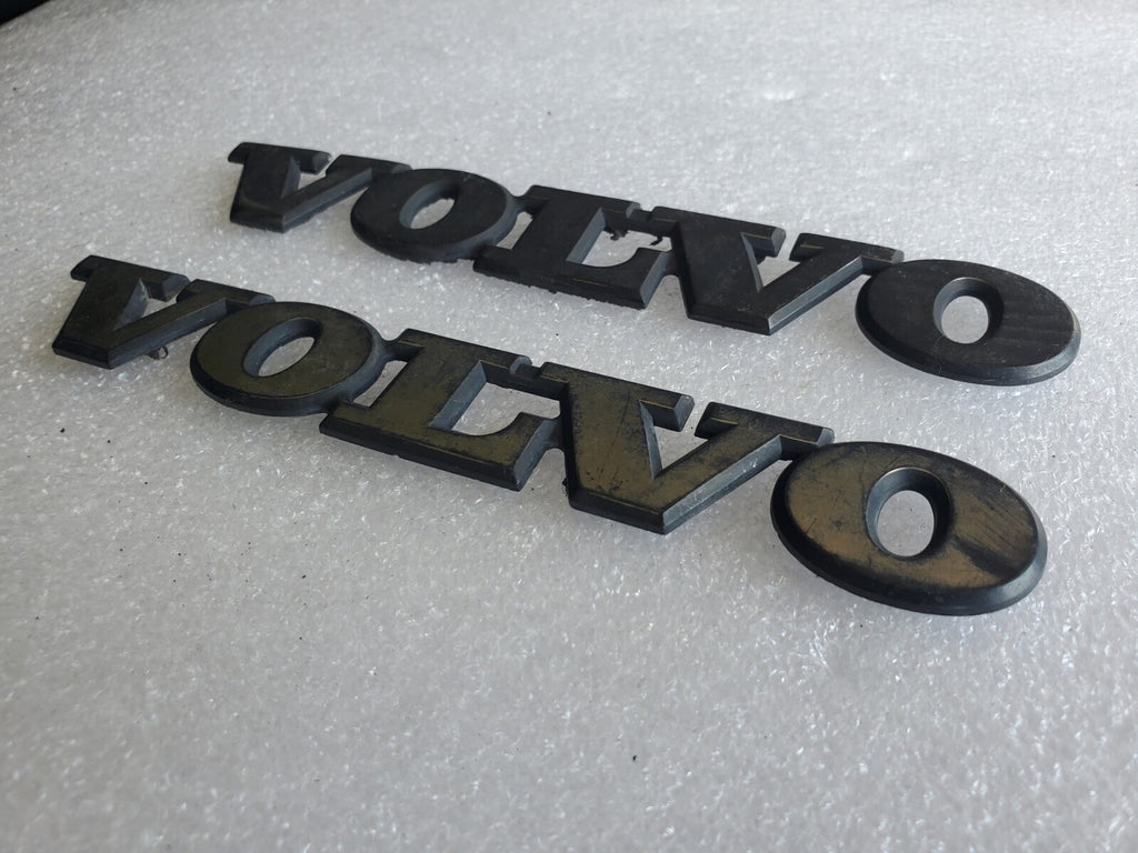 (2) Volvo OEM NAME PLATE Emblem Badge Logo Nameplate OEM VNTG