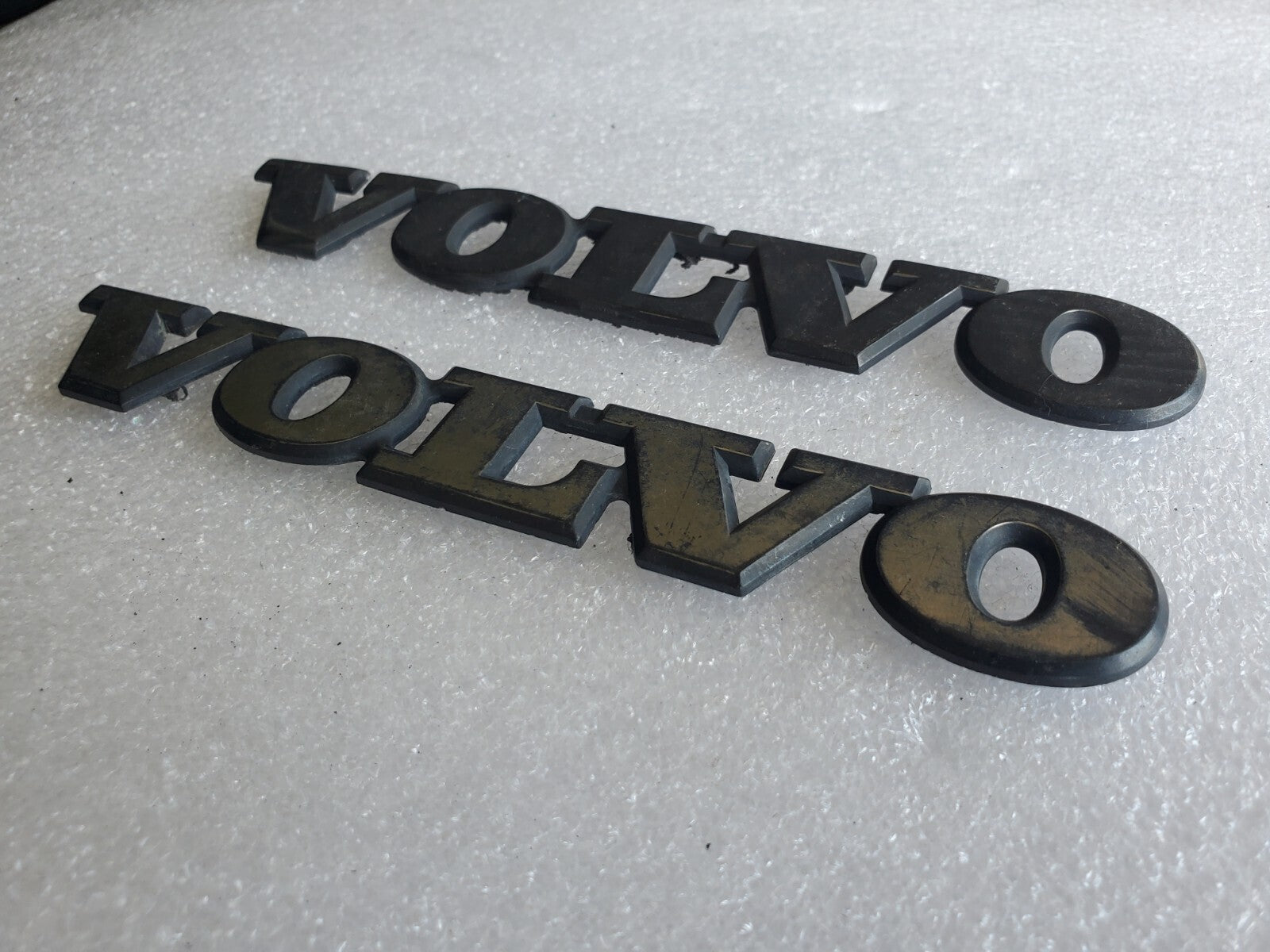 (2) Volvo OEM NAME PLATE Emblem Badge Logo Nameplate OEM VNTG