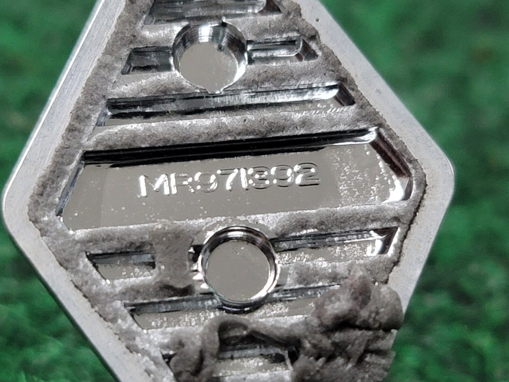 02 03 Mitsubishi Galant Front Grille Emblem Triple Diamond Logo Badge OEM 1M1