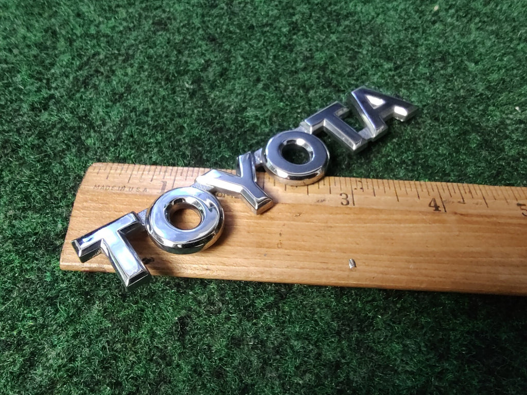 2000-2004 Toyota Avalon Rear Trunk Lid Emblem 4.25'' Chrome OEM 75447AC020 3S1