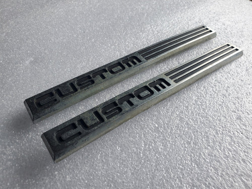 (2) 87-91 FORD CUSTOM FENDER EMBLEM LOGO TRUCK E7TB-16188-LA NAMEPLATE DECAL VNT
