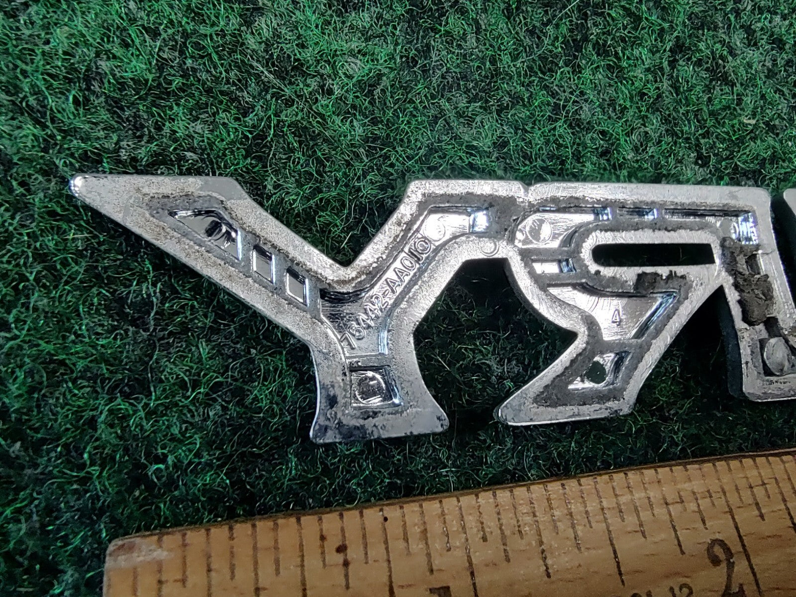 97 98 99 00 01 TOYOTA CAMRY GOLD REAR TRUNK EMBLEM ORNAMENT BADGE LOGO 4S7