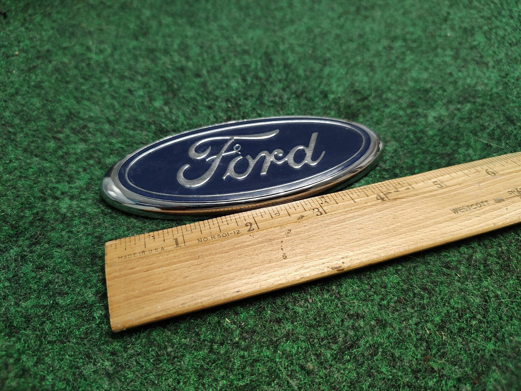 2001-2007 Ford Escape Tailgate Trunk Emblem BADGE YL84-7843500-AB 1S2