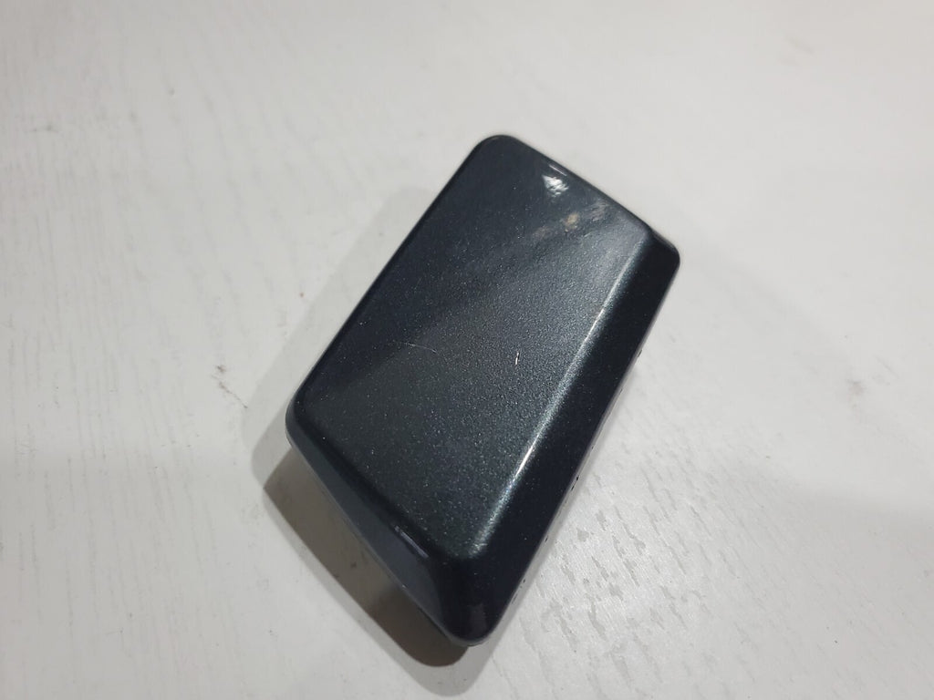 04-09 Cadillac SRX Bumper Headlight Washer Plug Cap Cover RH OEM 6L4