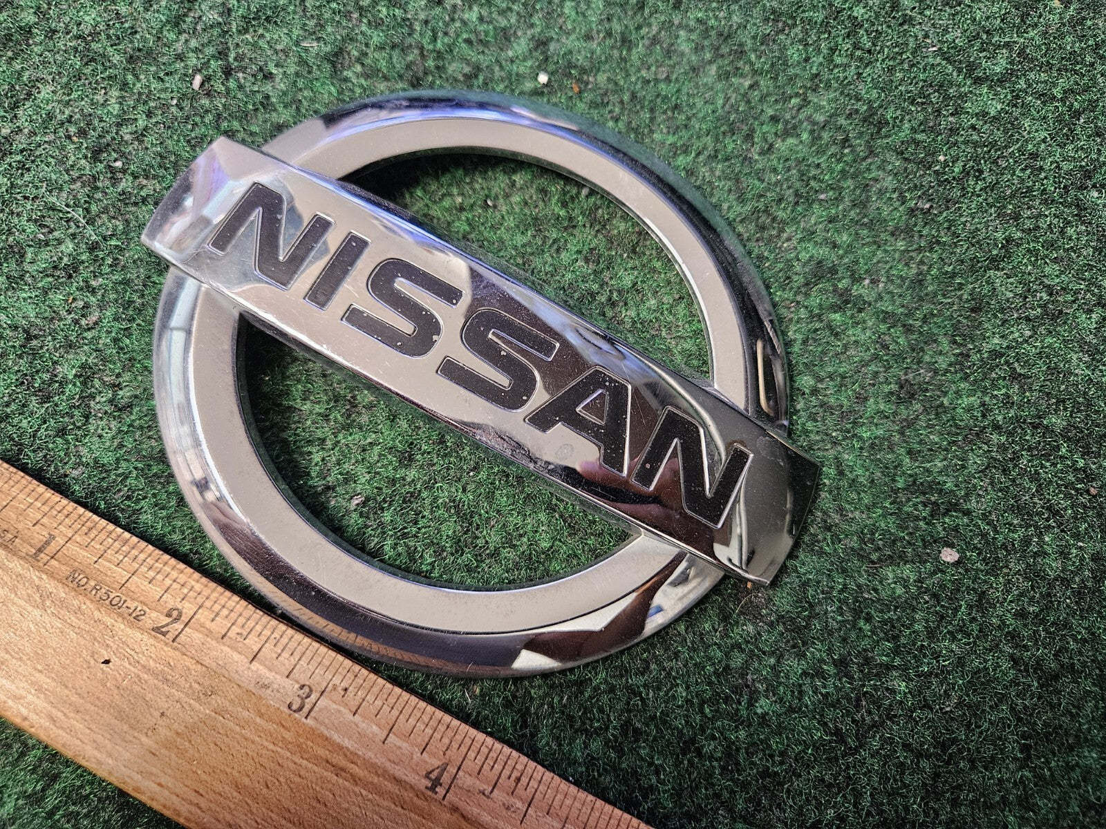 2004-2009 NISSAN QUEST REAR CHROME EMBLEM LOGO SIGN SYMBOL  65890-5Z010 4M8