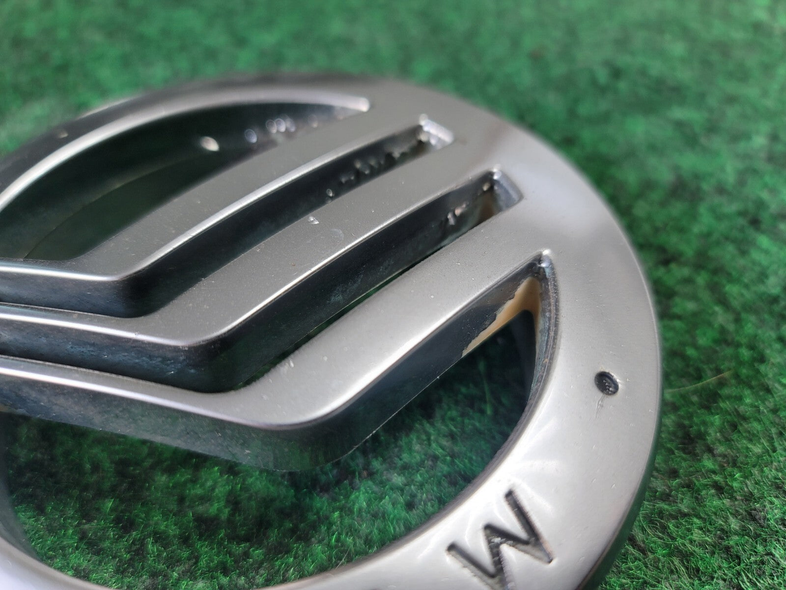02 03 04 05 MERCURY MOUNTAINEER FRONT GRILLE EMBLEM LOGO BADGE SIGN SYMBOL 1M1