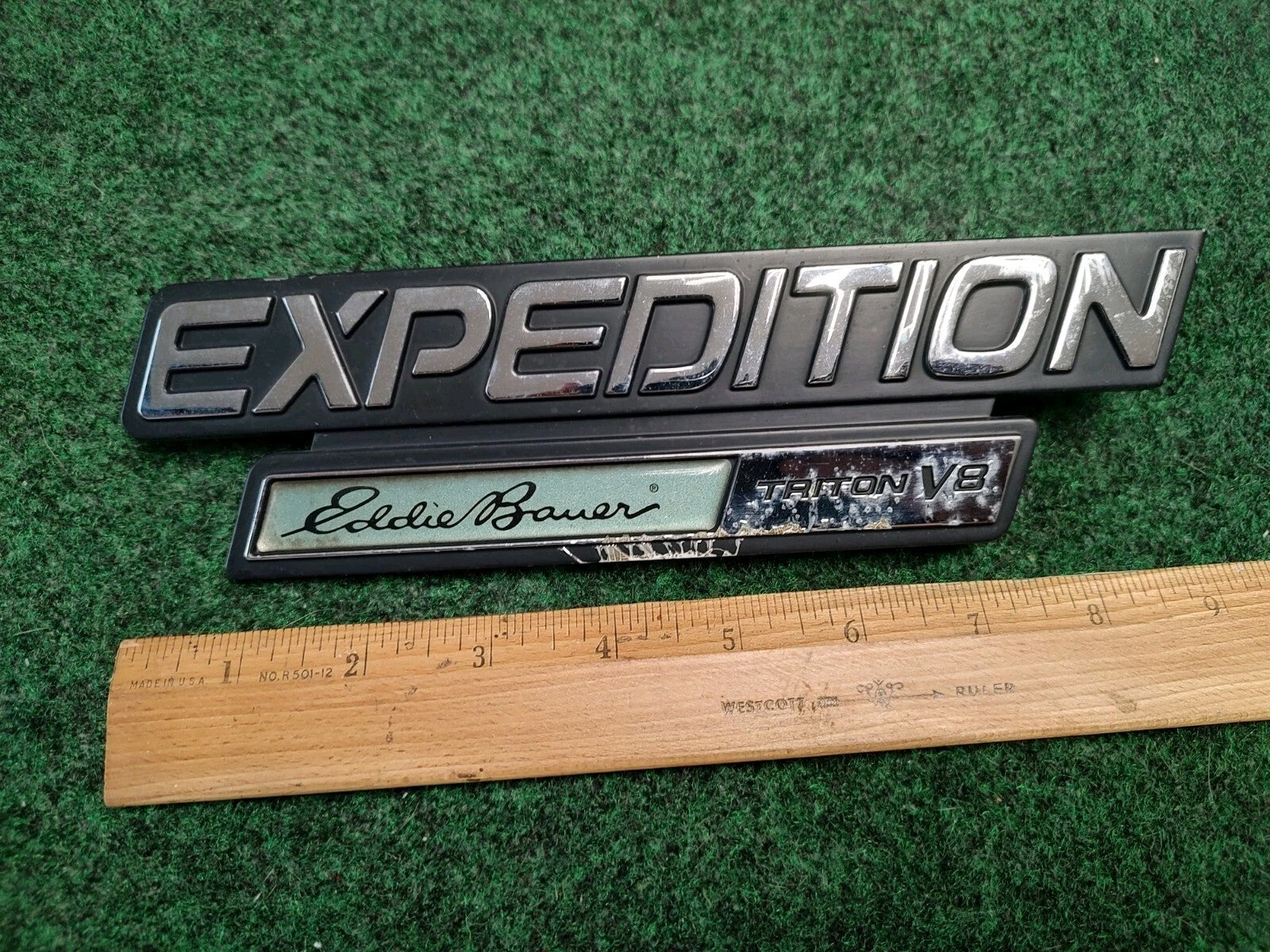 1997-2002 FORD EXPEDITION EDDIE BAUER TRITON V8 EMBLEM BADGE SYMBOL OEM 2S3