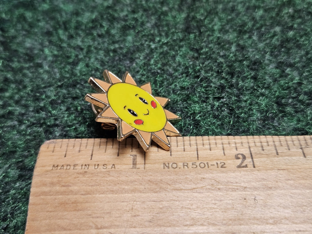 Weather Sun Happy Smile SUNSHINE Collectable Badge Lapel Hat Enamel Pin
