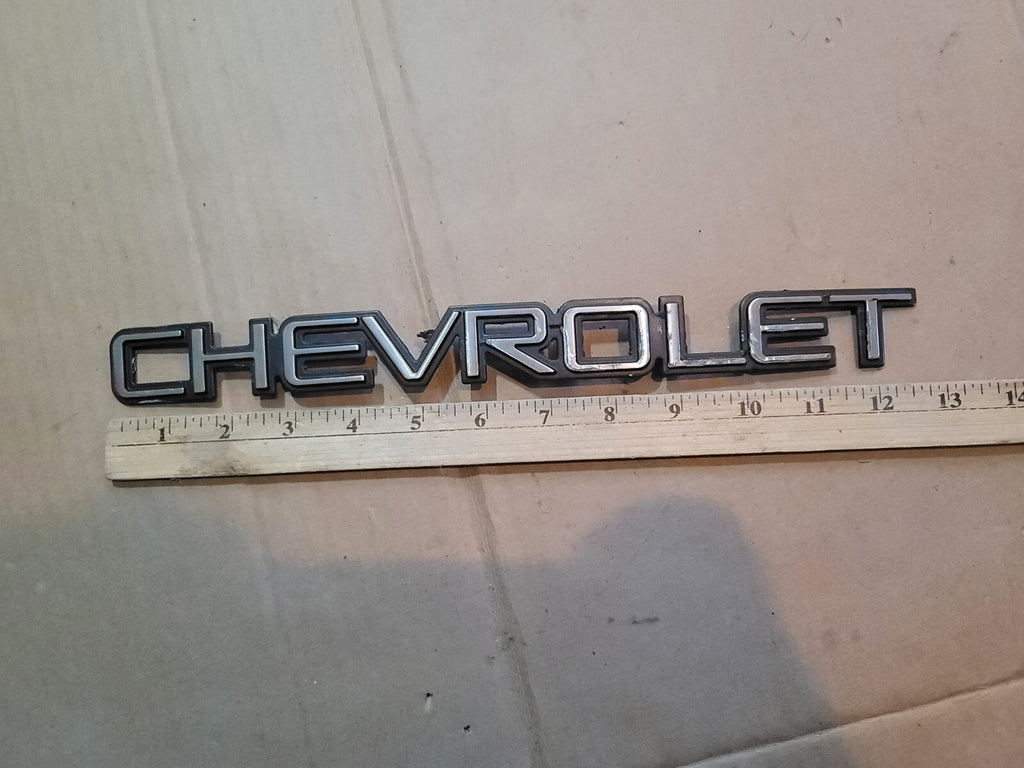 OEM 15998983 Rear Emblem Badge 92-07 Chevrolet Silverado Blazer Tahoe 13" CL4