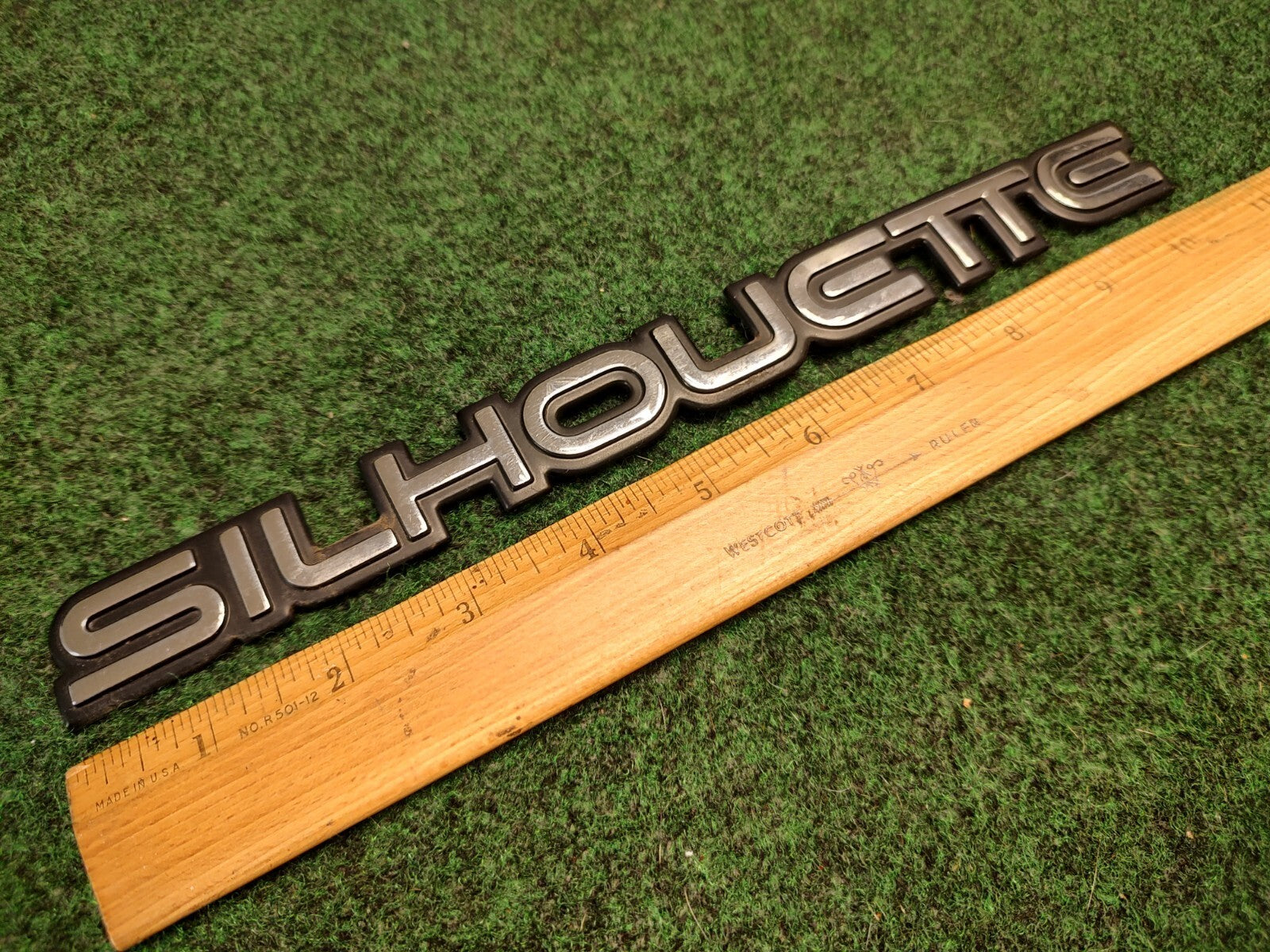 Oldsmobile 1997-2004 Silhouette Gold Rear Trunk Emblem Badge Logo 10242278 2S3