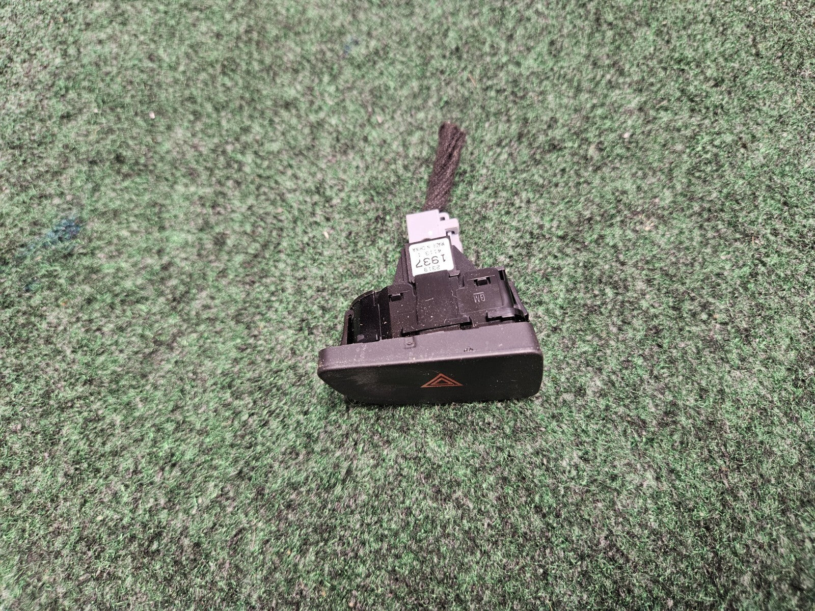 2014-2016 Chevrolet Malibu Hazard Emergency Warning Light Switch Control OEM 6M2