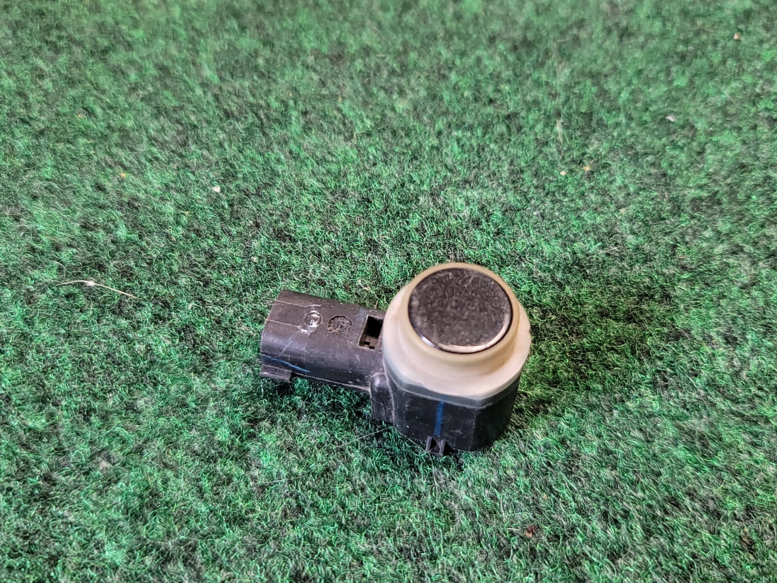 2013-2016 Ford Fusion Parking PDC Assist Sensor DA5T-15K859-AAW OEM 9L8