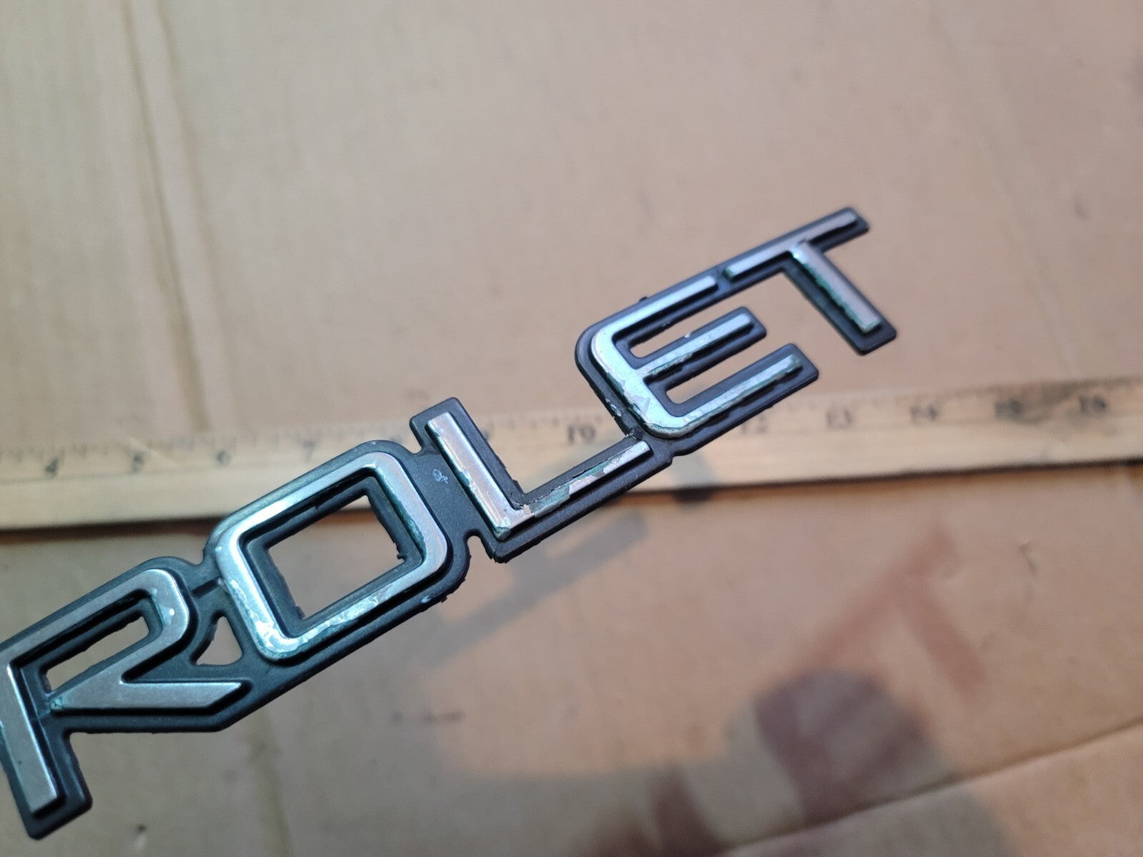 OEM 15998983 Rear Emblem Badge 92-07 Chevrolet Silverado Blazer Tahoe 13" CL4