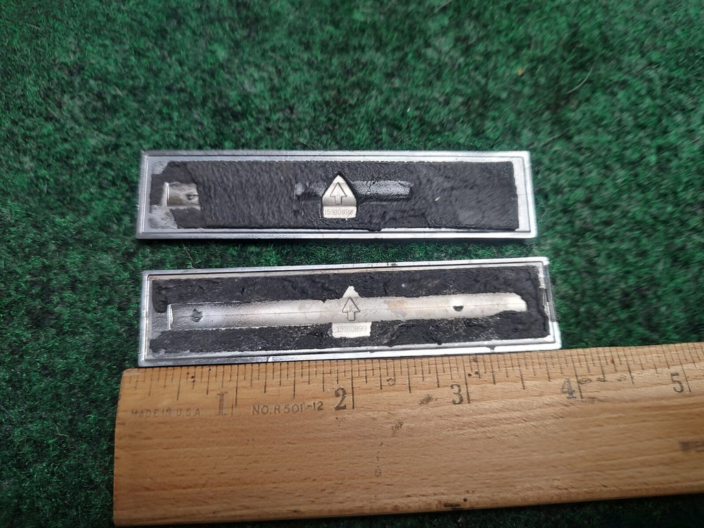 (2) 2006-2016 GMC Yukon Sierra Flex Fuel E85 Ethanol Nameplate Badge Emblem 3S6