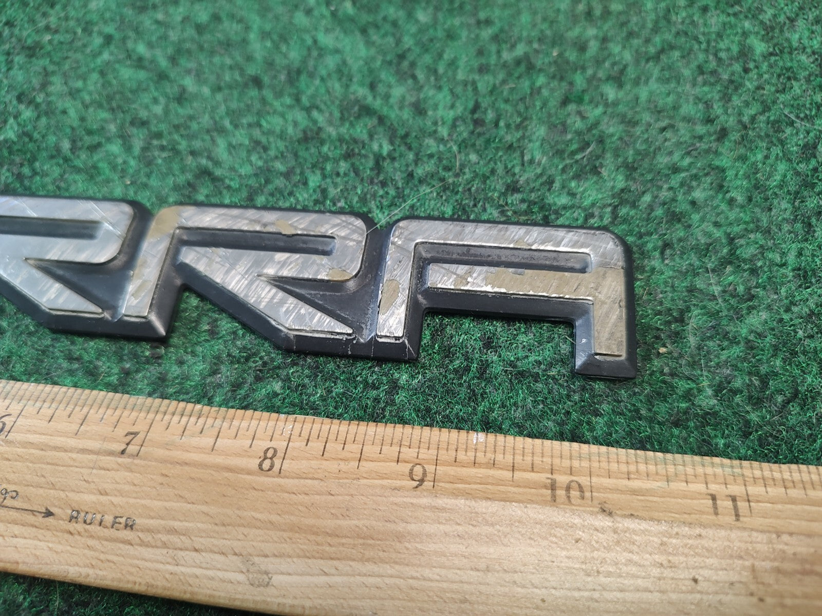 GM OEM End Gate Name Plate Assembly 02-06 GMC Sierra 15755397 1S7