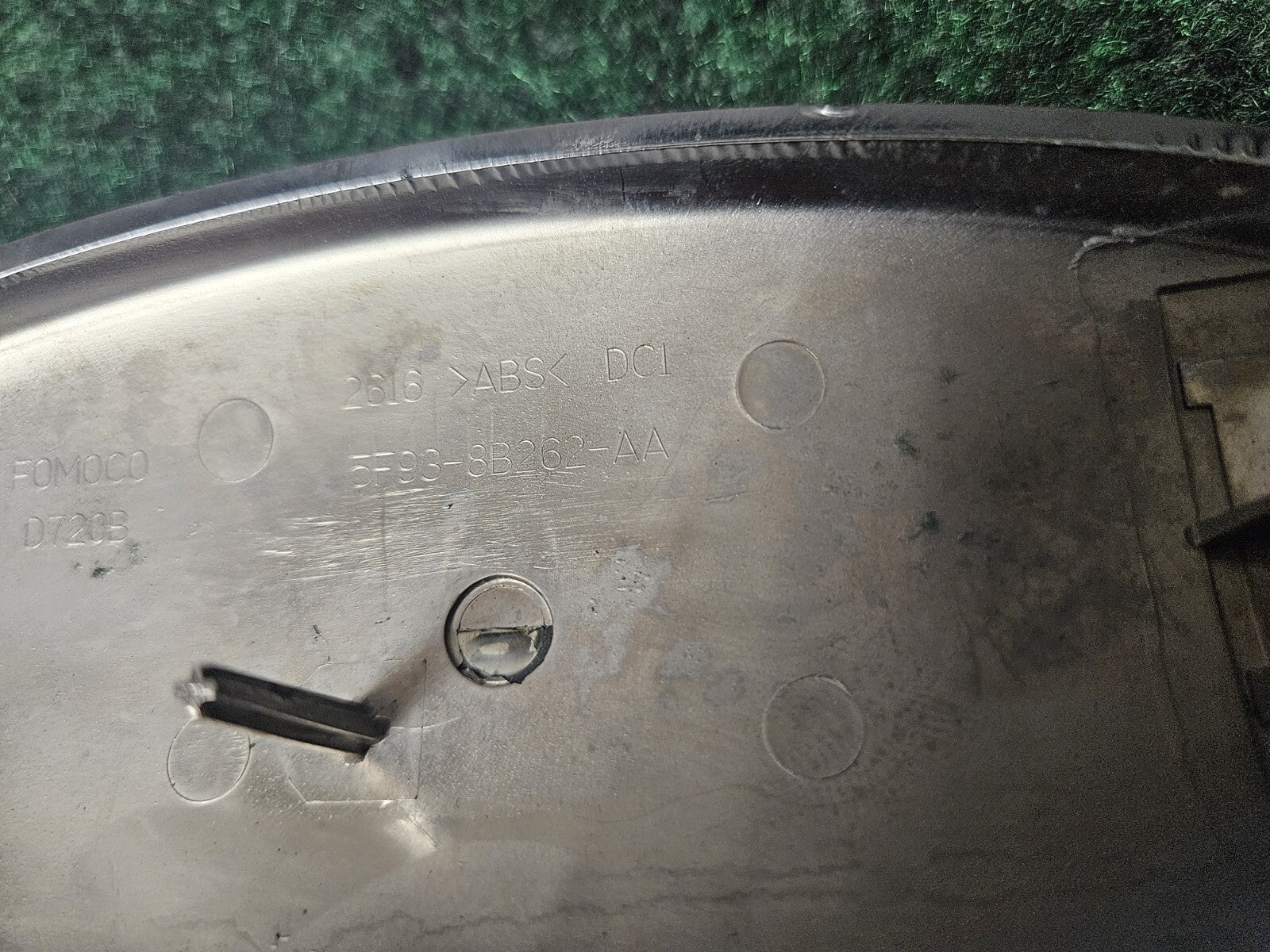 2005 2006 2007 Ford 500 2006 Fusion Grille Emblem 5F93-8B262-AA OEM 3M2