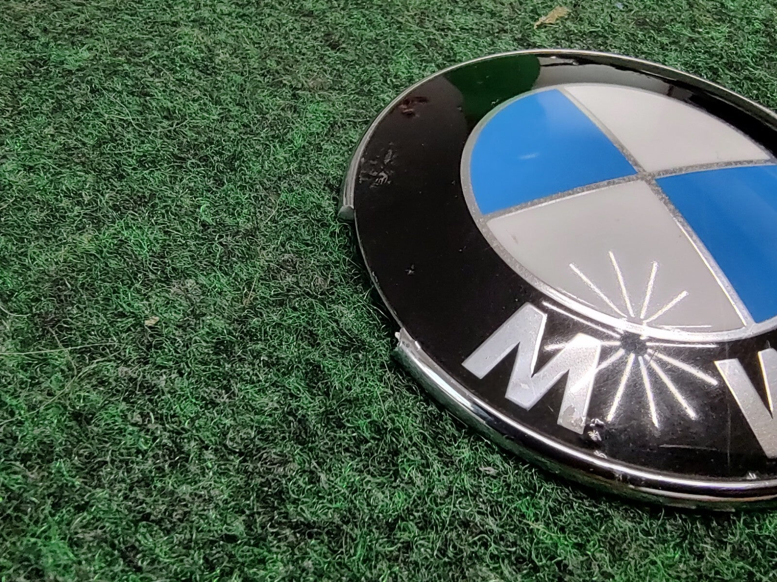 2011-2015 BMW ALPINA B7L Front BMW  Emblem Logo OEM Badge 8132375 2S7