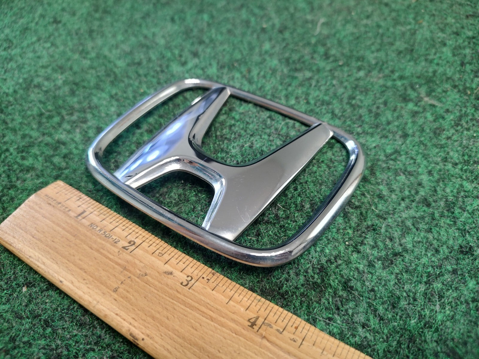 2005-2010 HONDA ODYSSEY REAR LIFTGATE EMBLEM LOGO SYMBOL 75701-SHJ-A000 OEM 1S7