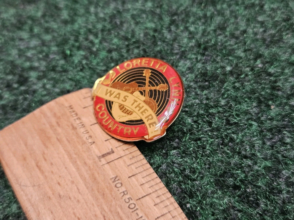 LORETTA LYNN COUNTRY IWAS THERE VINTAGE Lapel PIN MUSIC PARK SOUVENIR
