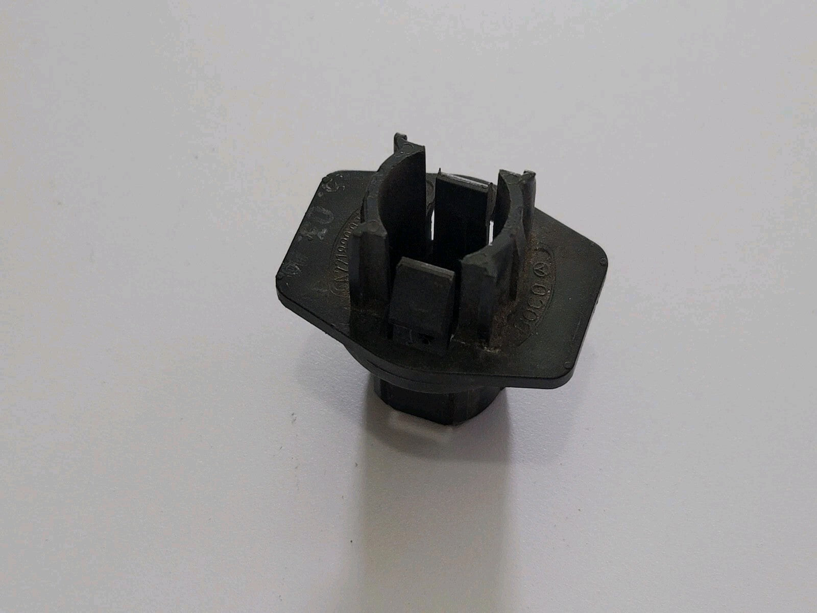 MERCEDES-BENZ S W221 Hood Safety Catch Bottom Piece A2218800327 9L4