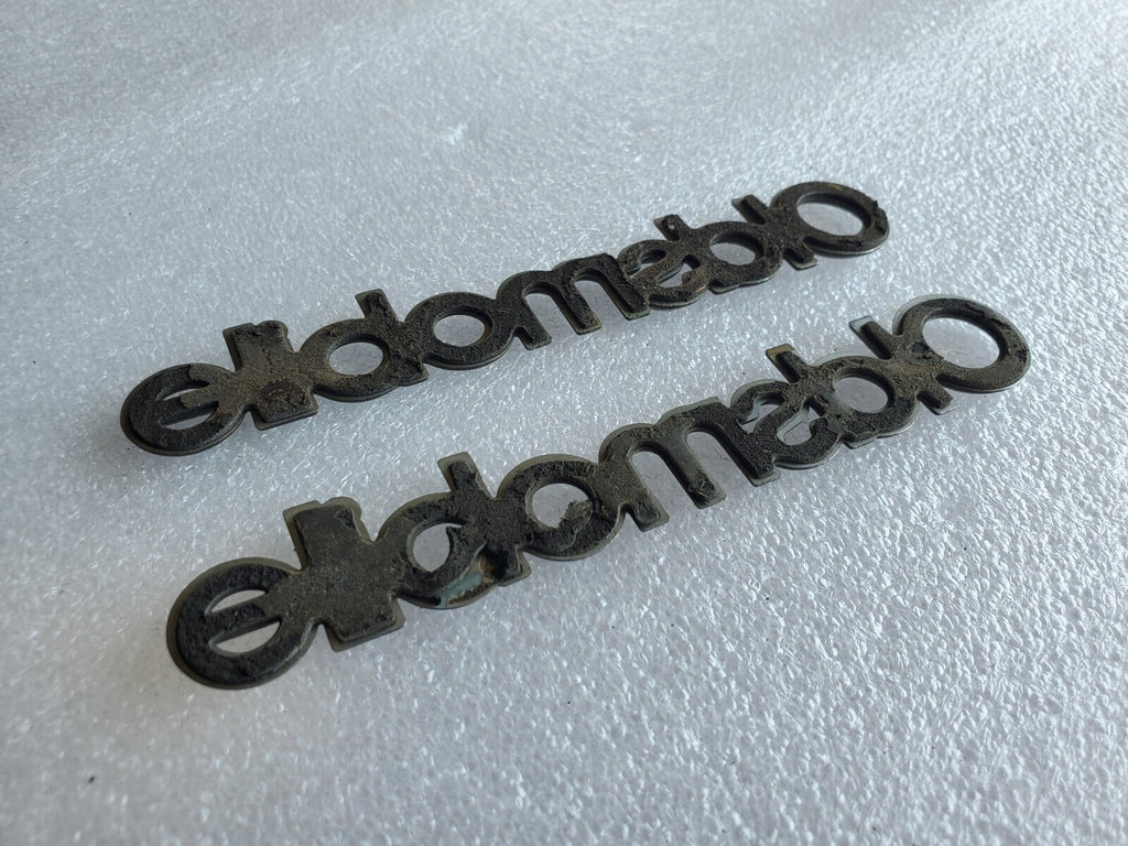 (2) Oldsmobile OEM Chrome Black 5.1" Emblem Badge Logo Nameplate Name Plate VNTG