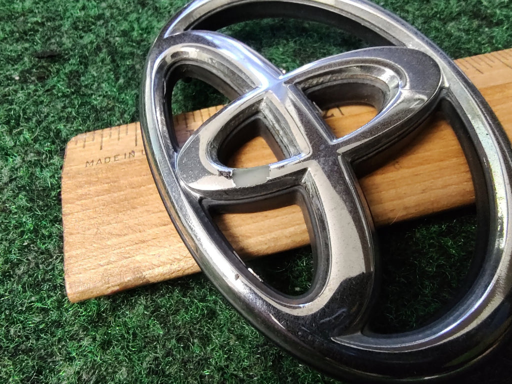 Toyota Emblem Logo Symbol Name Plate 75471 20070 3S1