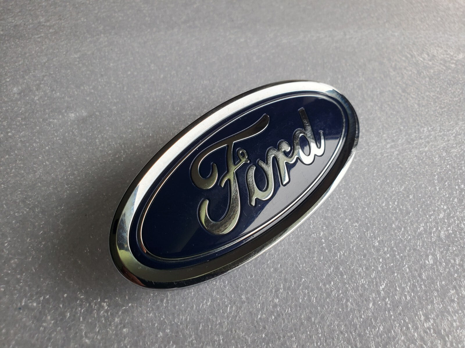 2013- 2018 Ford Fusion Rear Trunk Deck Lid Emblem Logo Badge DS73 402A16 AC 2L2