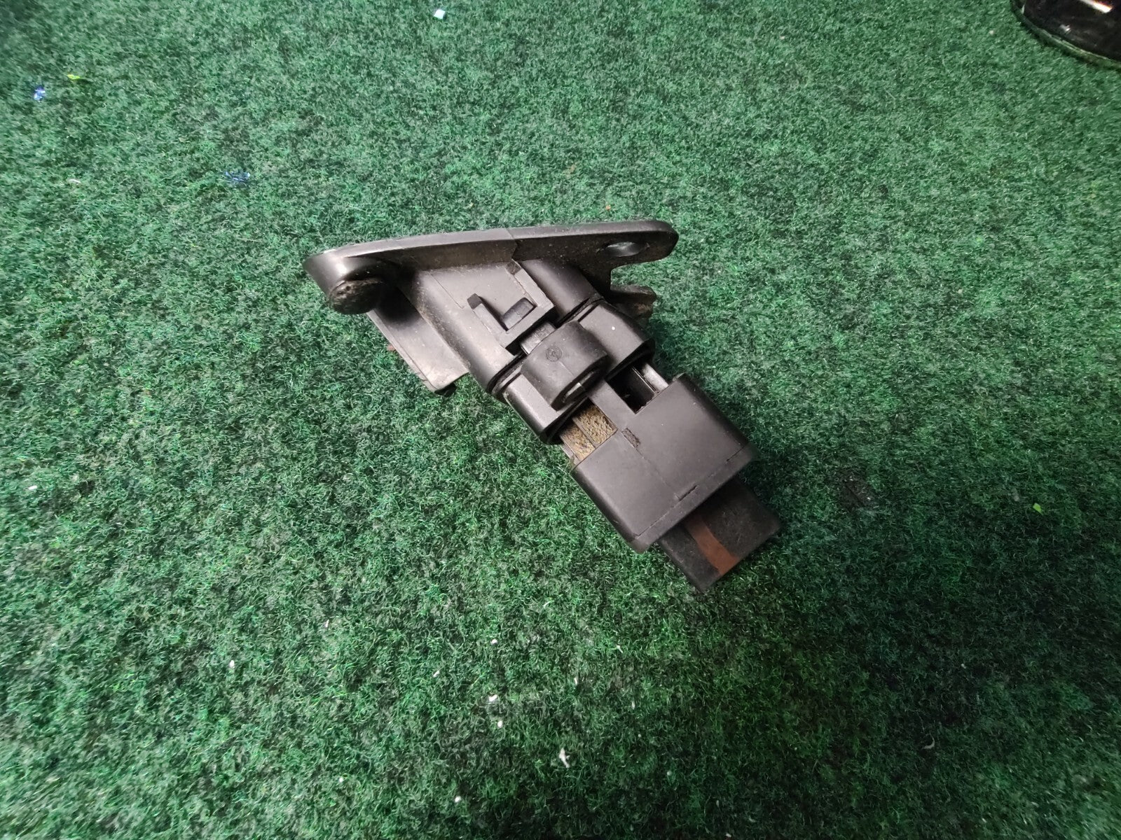 2013-2016 FORD FUSION LINCOLN MKZ AC DEFROST SENSOR RELAY SWITCH DG9H-19T562 4L8