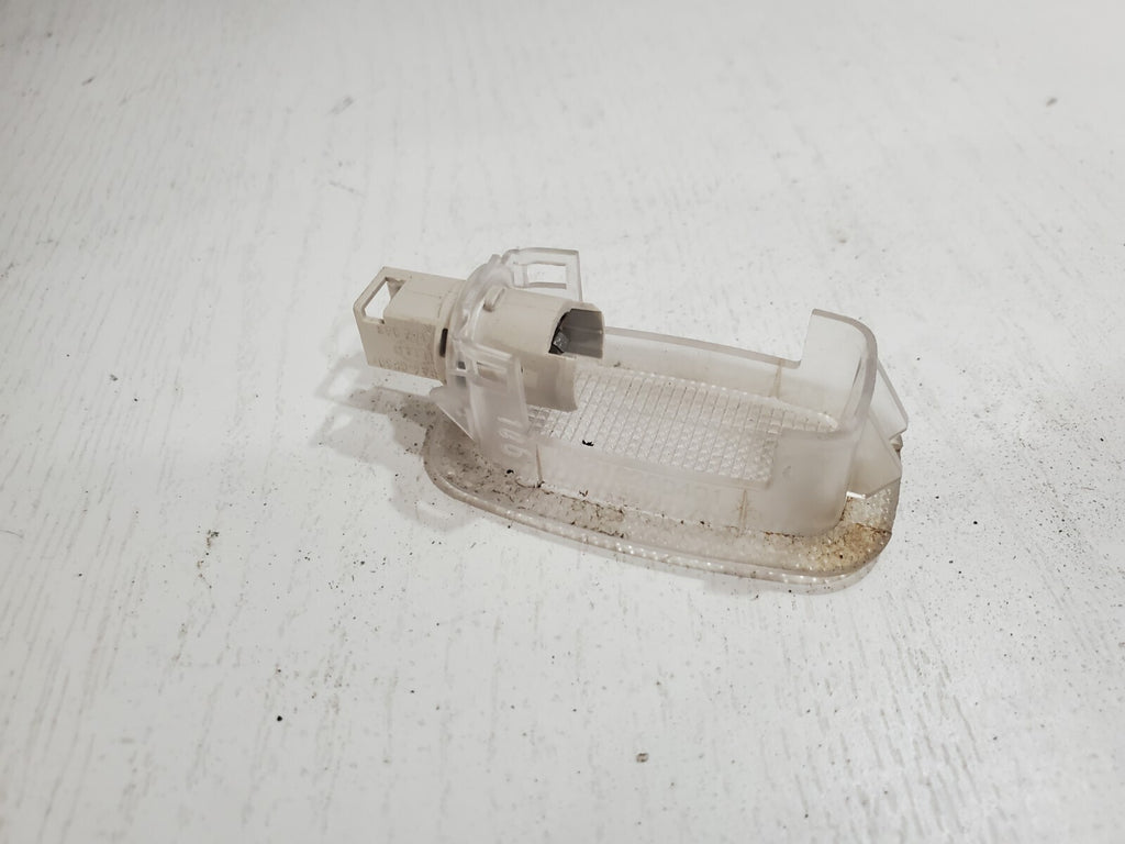 2010 - 2013 MERCEDES BENZ C300 INTERIOR COURTESY LIGHT LAMP A2218200401 OEM 7L9